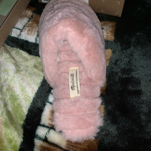 New slides have 4 pairs - Picture 3 of 4